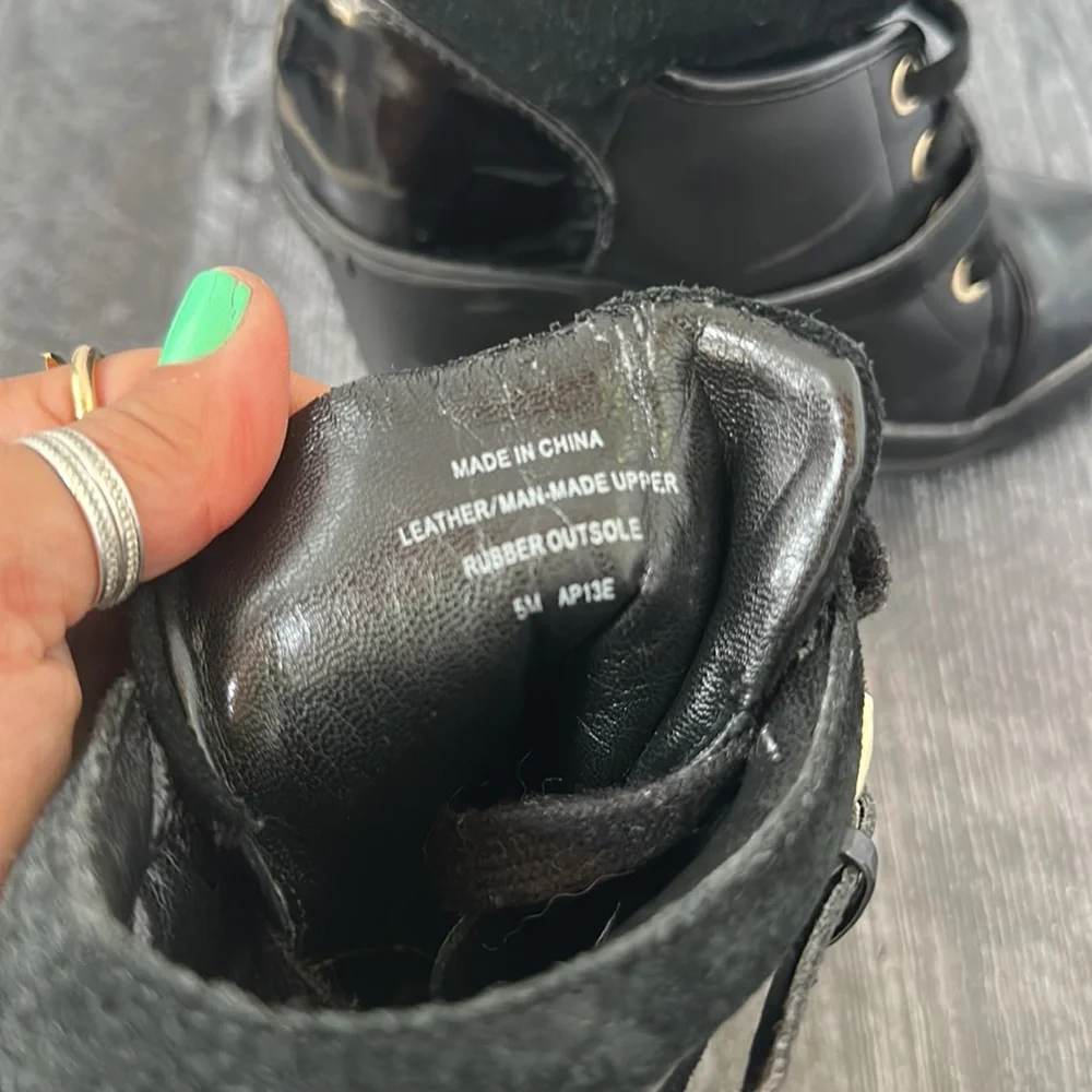 MK MICHEAL KORS black leather and patent leather wedge sneaker 5M - Picture 6 of 6